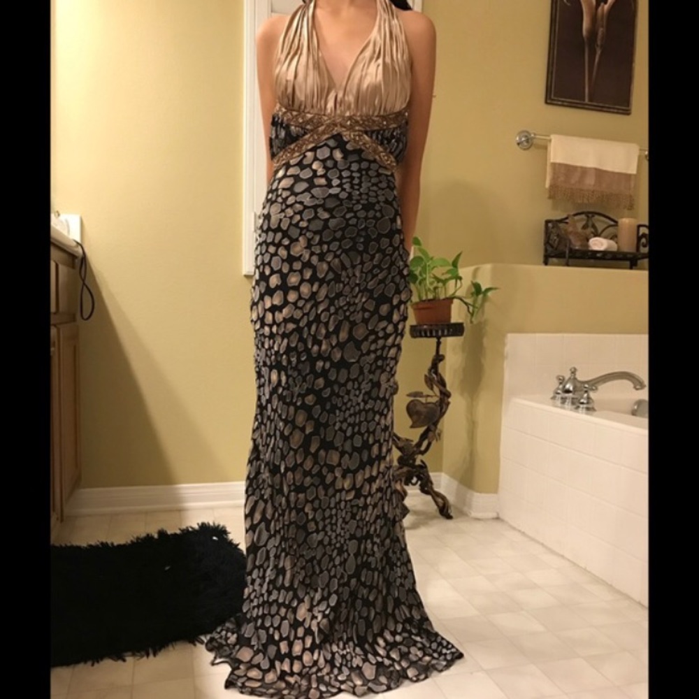 Long Night Gown. Prom dress